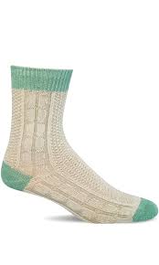 Women's Chunky Cable Essential Comfort Crew Sock